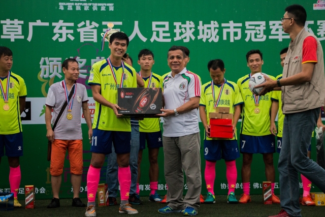 切尔西客场3-2力克富勒姆，新帅首战三箭齐发